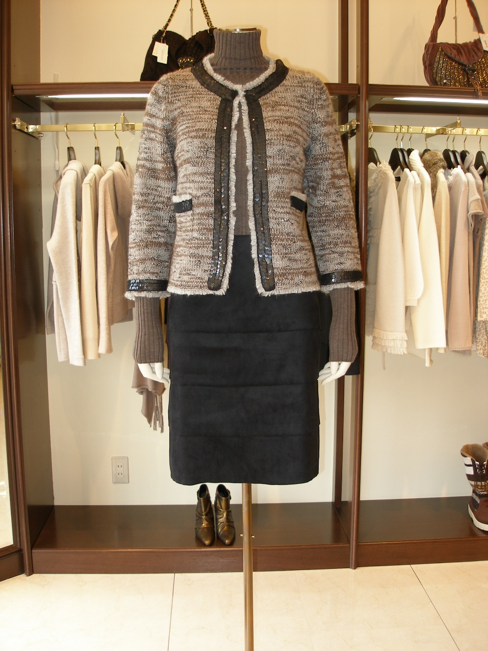 �R�[�f�B�l�[�g��230