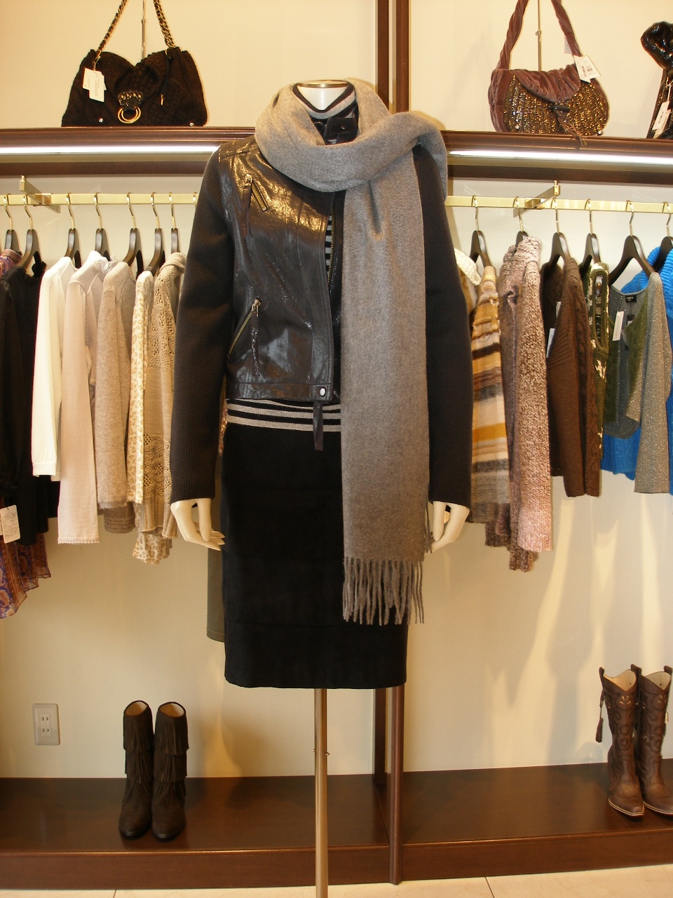 �R�[�f�B�l�[�g��247