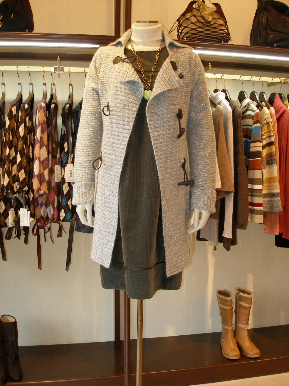 �R�[�f�B�l�[�g��305