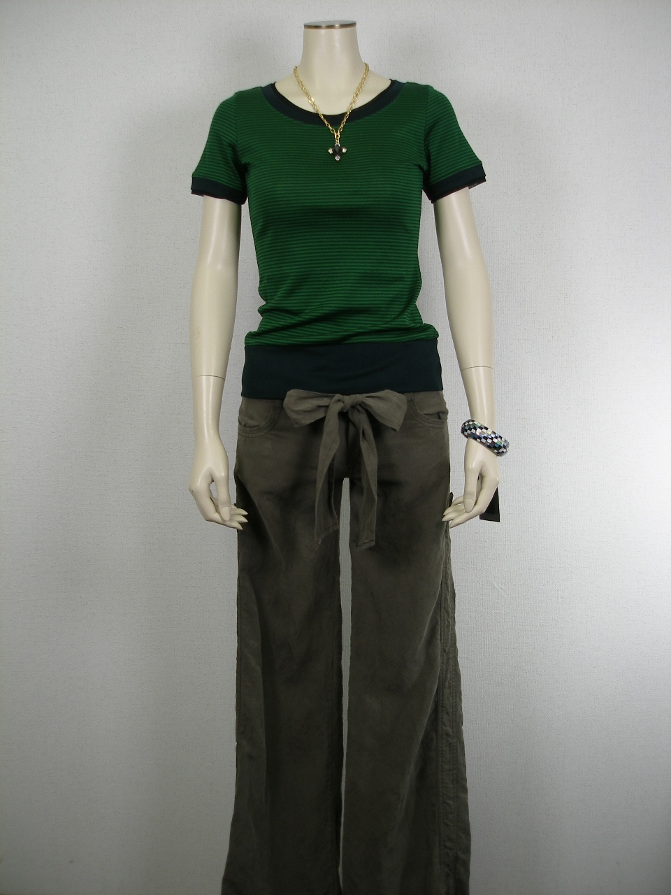 �R�[�f�B�l�[�g��764