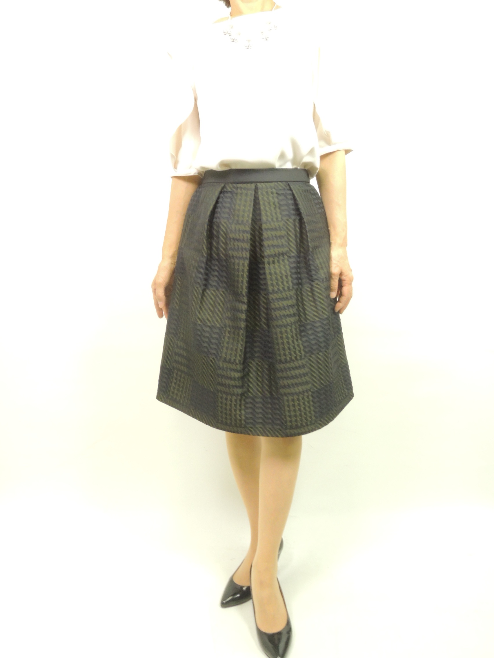 �R�[�f�B�l�[�g��4637